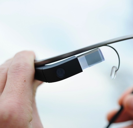 Вероятно ще видим очилата Galaxy Glass на Samsung през септември