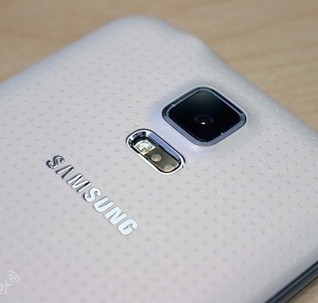 Център за данни на Samsung горя и причини проблеми при умните телевизори и смартфоните на компанията