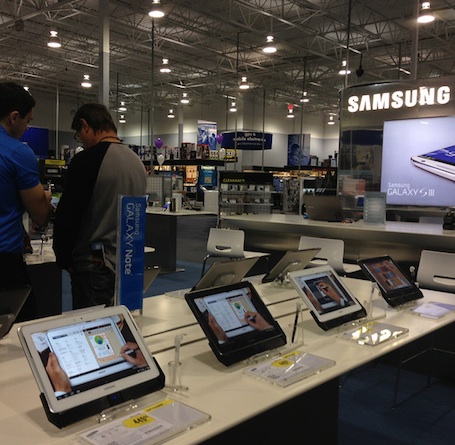Samsung отваря 1400 магазина на дребно в Best Buy