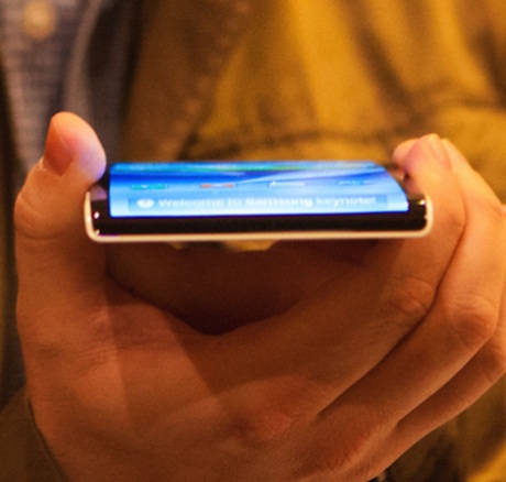 Samsung Galaxy Round с гъвкав дисплей може да бъде представен още тази седмица